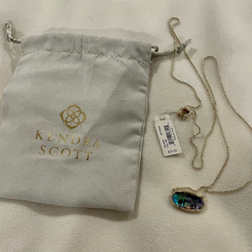 Kendra Scott NWT necklace